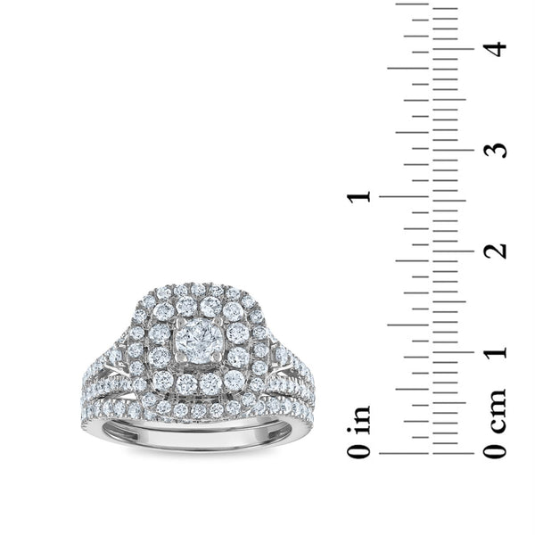 1 1/2 CTW Diamond Halo Bridal Set Ring in 10KT White Gold