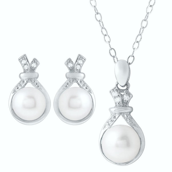 Round Pearl and Cubic Zirconia 18" Pendant in Sterling Silver